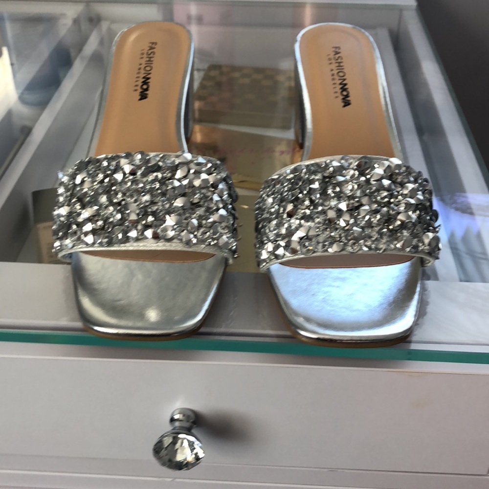 FASHION NOVA SLIPPER